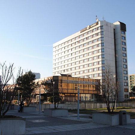 Hotel Labe Pardubice Exteriör bild
