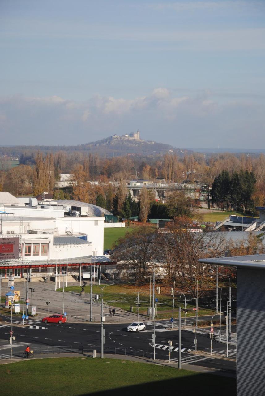 Hotel Labe Pardubice Exteriör bild