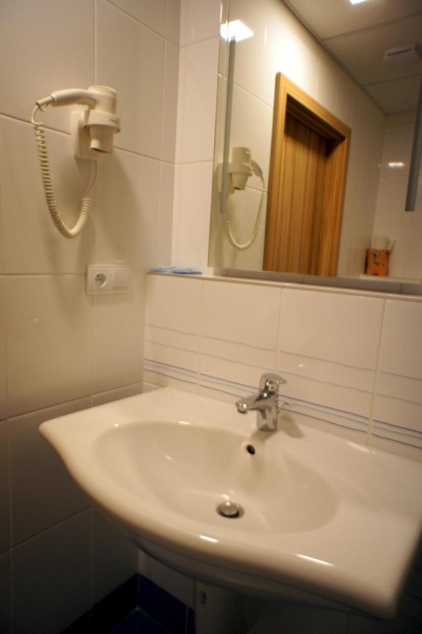 Hotel Labe Pardubice Exteriör bild